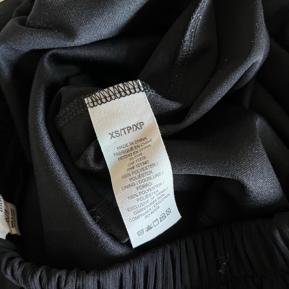 Black Maxi sheer skirt with slits 🖤 - Picture 5 of 5